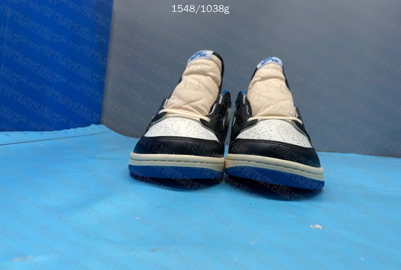 AJ1 Fragment e PUMA BMW 5