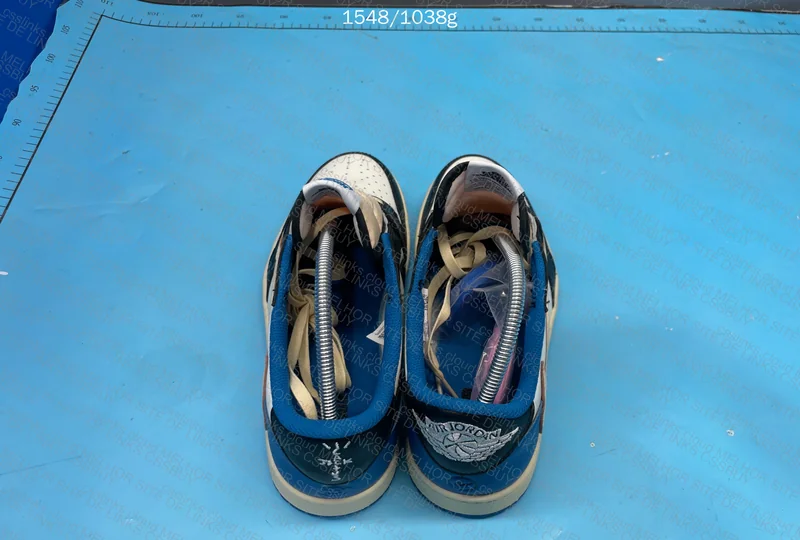 AJ1 Fragment e PUMA BMW 9