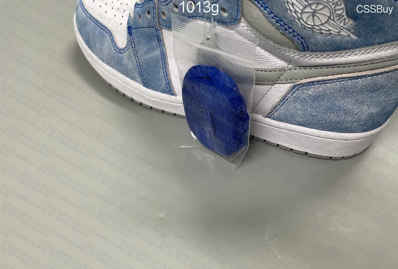 AJ1 HIGH HYPER ROYAL BATCH: LJR 4