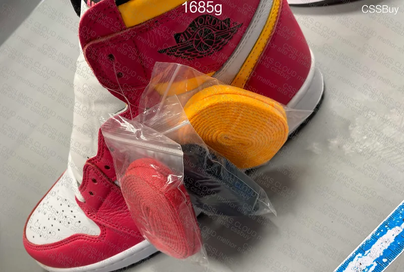 AJ1 Light Fusion Red 3