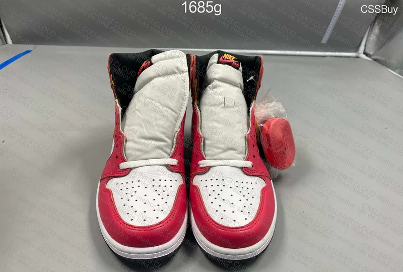 AJ1 Light Fusion Red 4