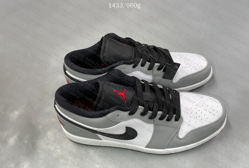 AJ1 Light Smoke Grey 4