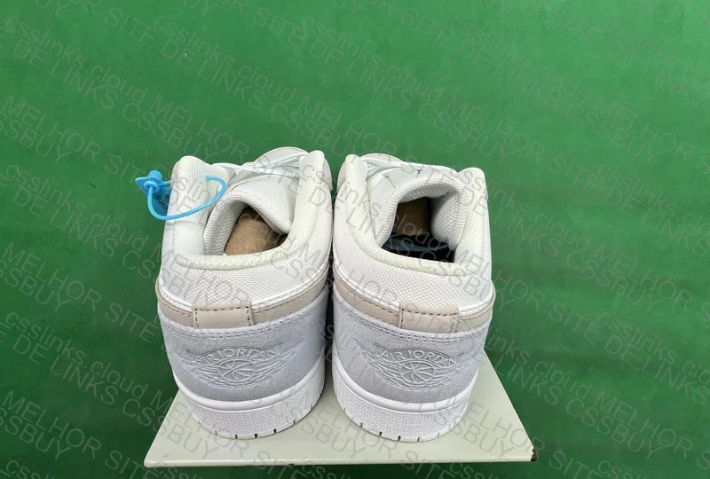 AJ1 Little Paris 3