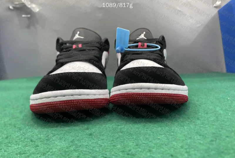 AJ1 low Black toe 2