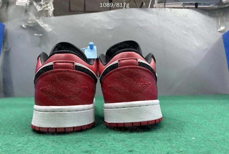 AJ1 low Black toe 3