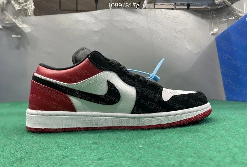 AJ1 low Black toe 4