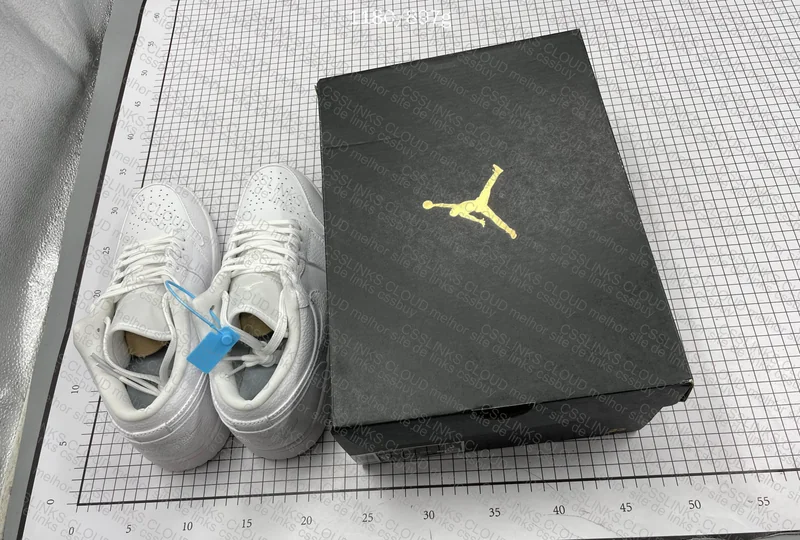 Aj1 low cut pure white 7