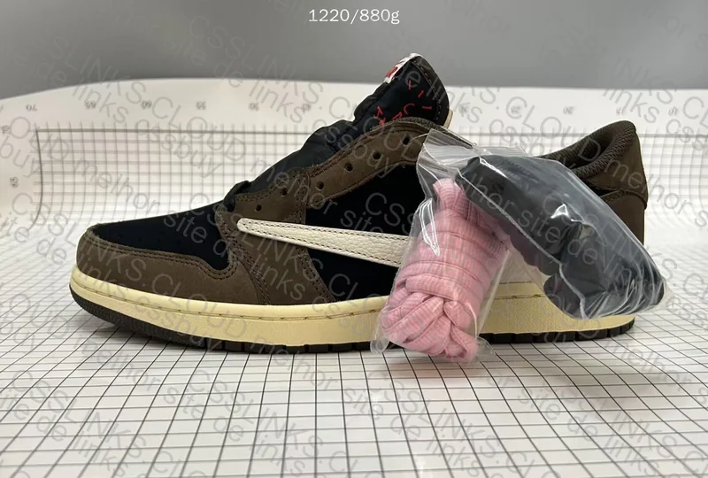 AJ1 Low Dark Mocha OVO 2
