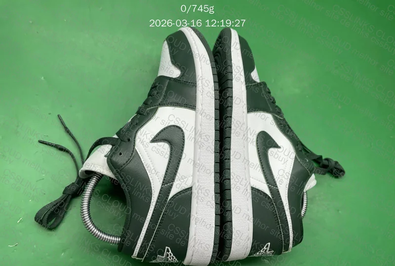 AJ1 LOW GALACTIC JADE BLIND BOX 2