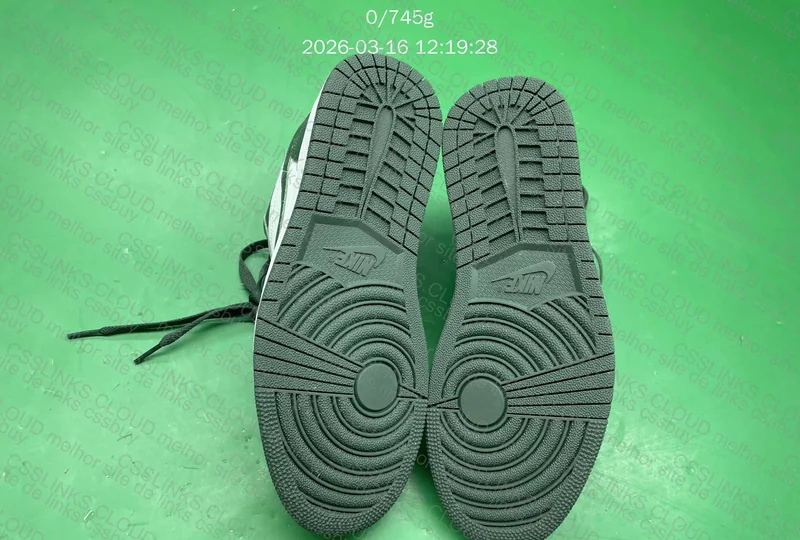 AJ1 LOW GALACTIC JADE BLIND BOX 4