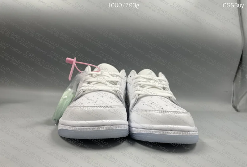 AJ1 low “Glitter Swoosh” 2