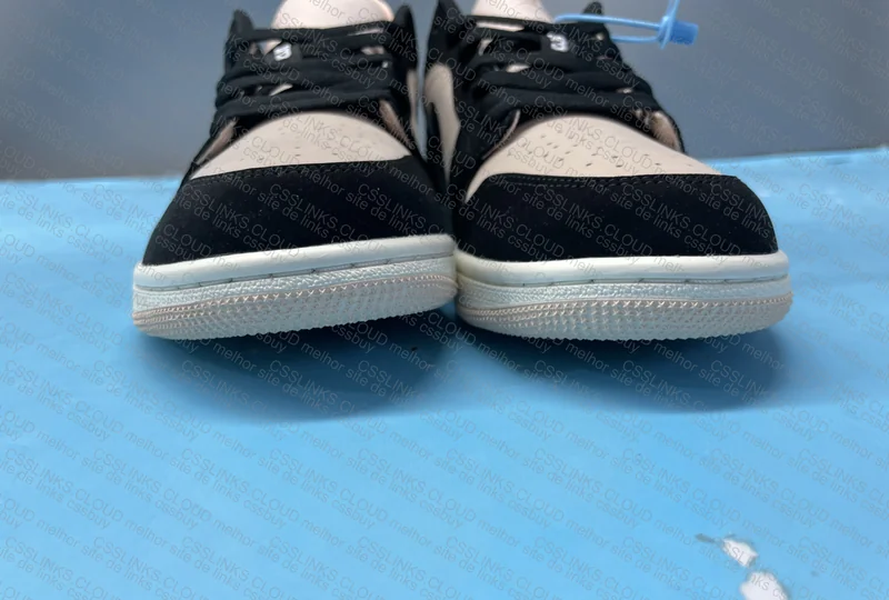 AJ1 Low Guava Ice 2