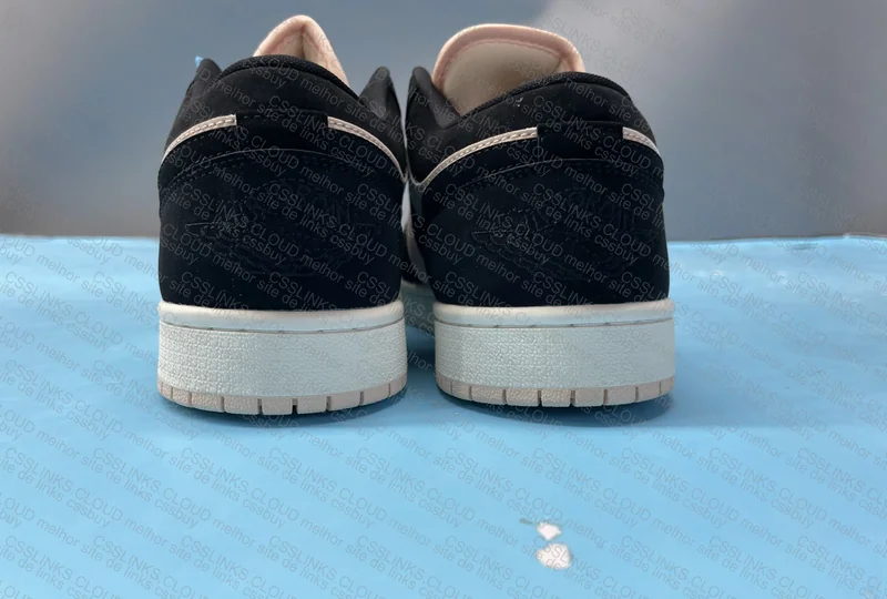 AJ1 Low Guava Ice 3