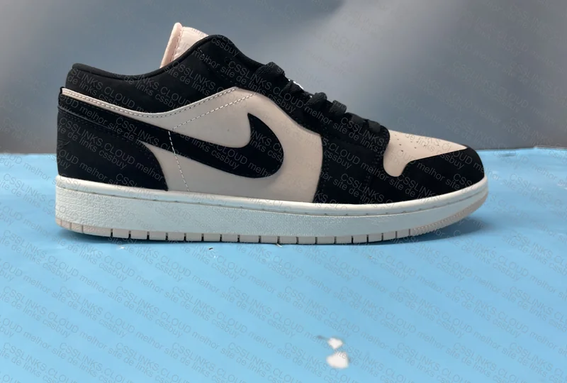 AJ1 Low Guava Ice 4