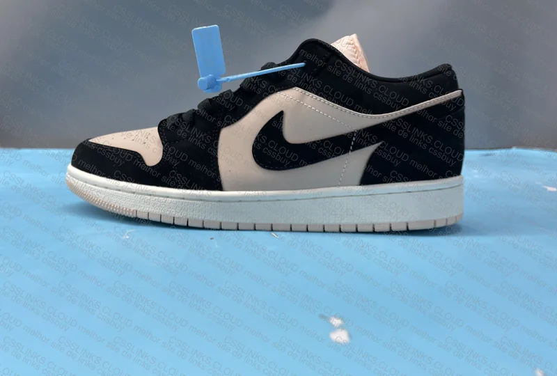 AJ1 Low Guava Ice 7