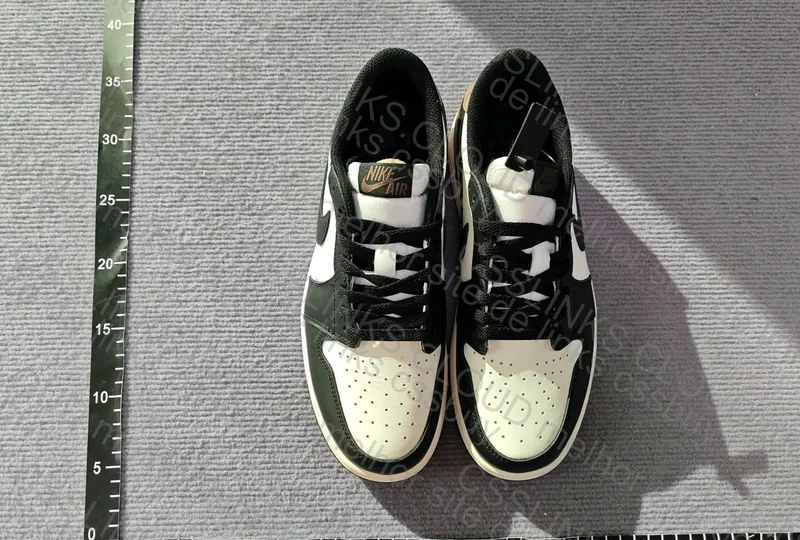 AJ1 Low Mocha 3