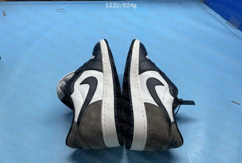 AJ1 Low Mocha 2