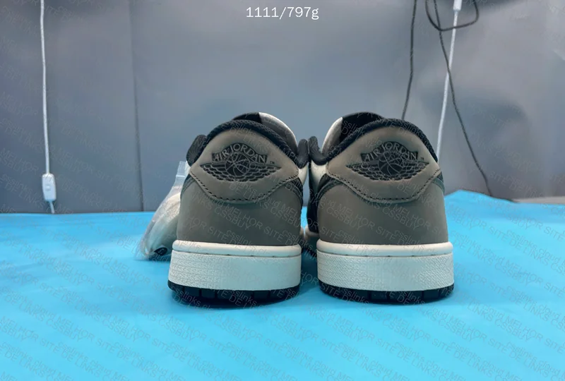 AJ1 Low 'Mocha' 10