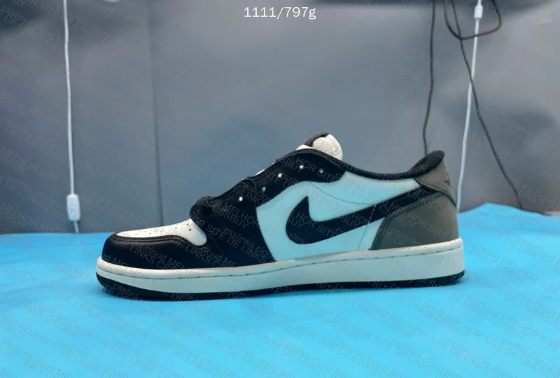 AJ1 Low 'Mocha' 2