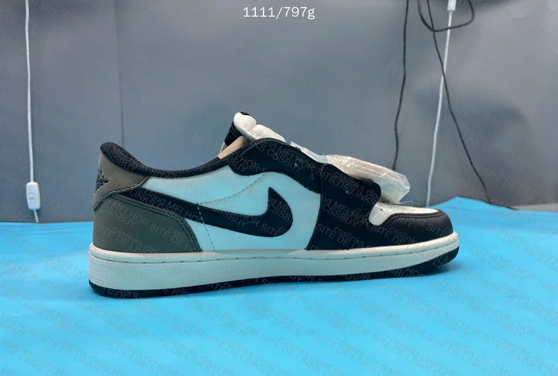 AJ1 Low 'Mocha' 5