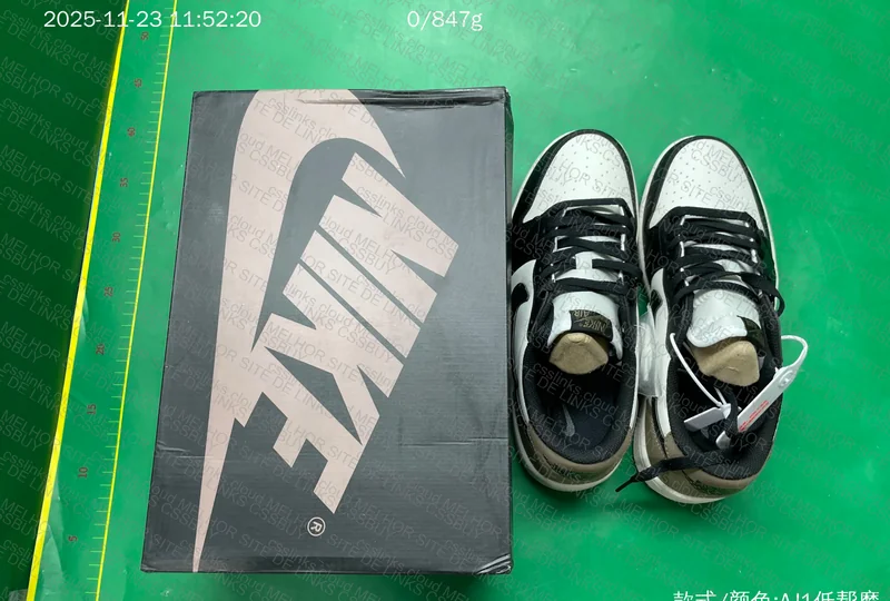 AJ1 LOW MOCHA 3