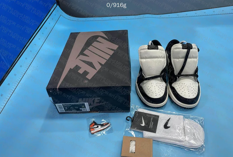 AJ1 Low Mocha - DT 4