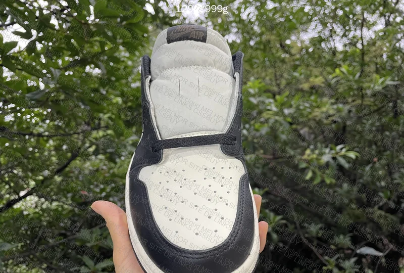 AJ1 low Mocha (Sale) 9