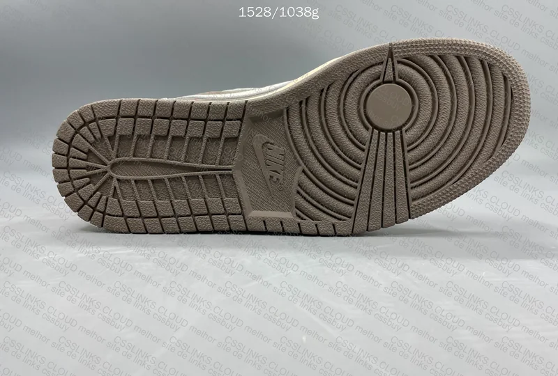 AJ1 LOW REVERSE MOCHA 3