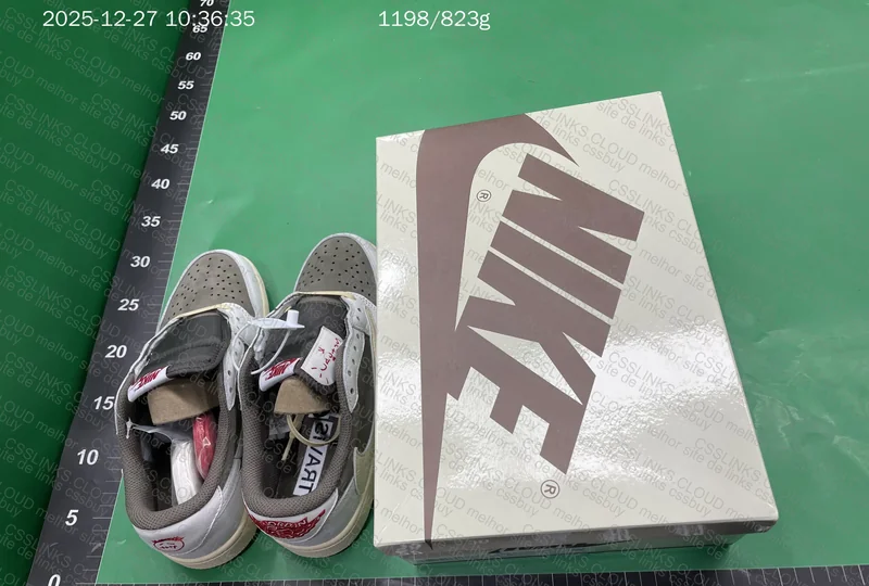 AJ1 Low Reverse Mocha - FQ