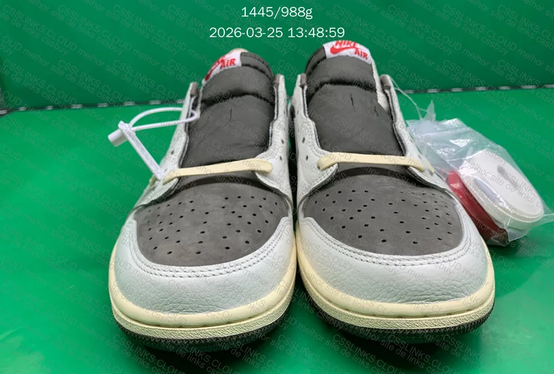 AJ1 LOW REVERSE MOCHA TRAVIS
