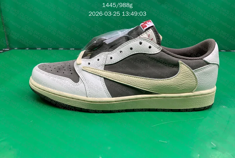 AJ1 LOW REVERSE MOCHA TRAVIS 9