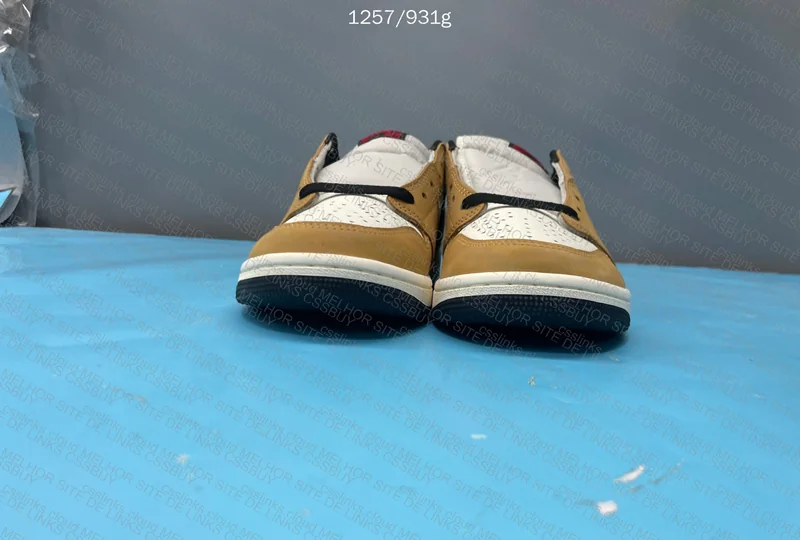 Aj1 low rookie of the year 2