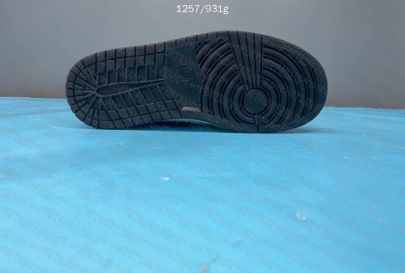 Aj1 low rookie of the year 6