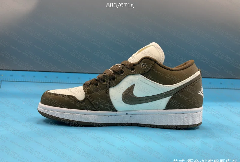 AJ1 Low (70y Sale) 5