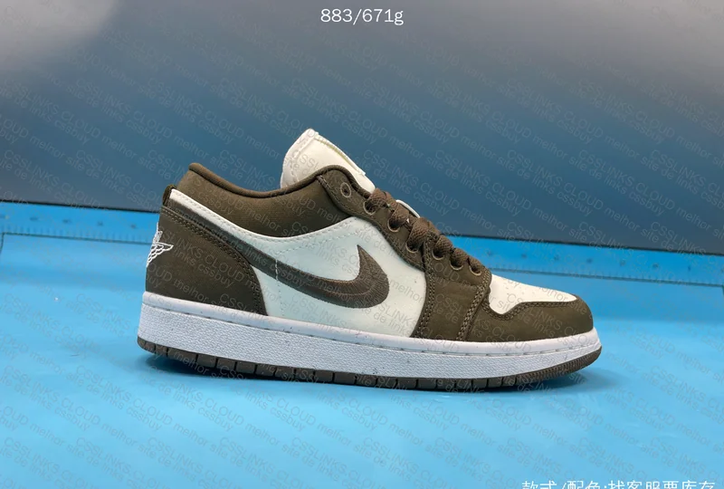 AJ1 Low (70y Sale) 6