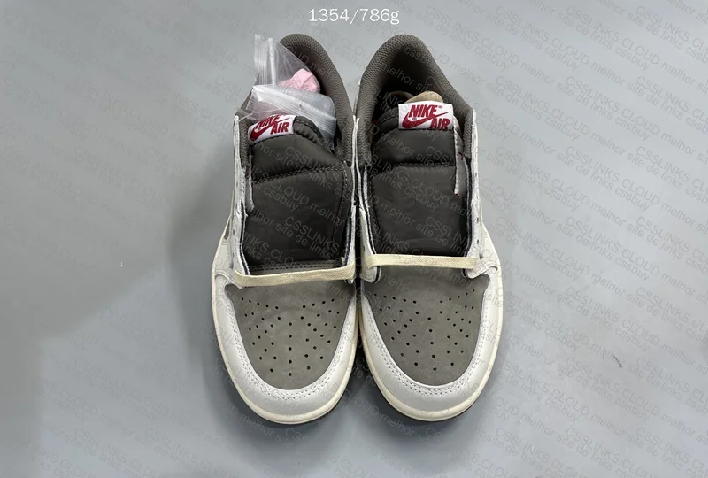 aj1 low travis 2