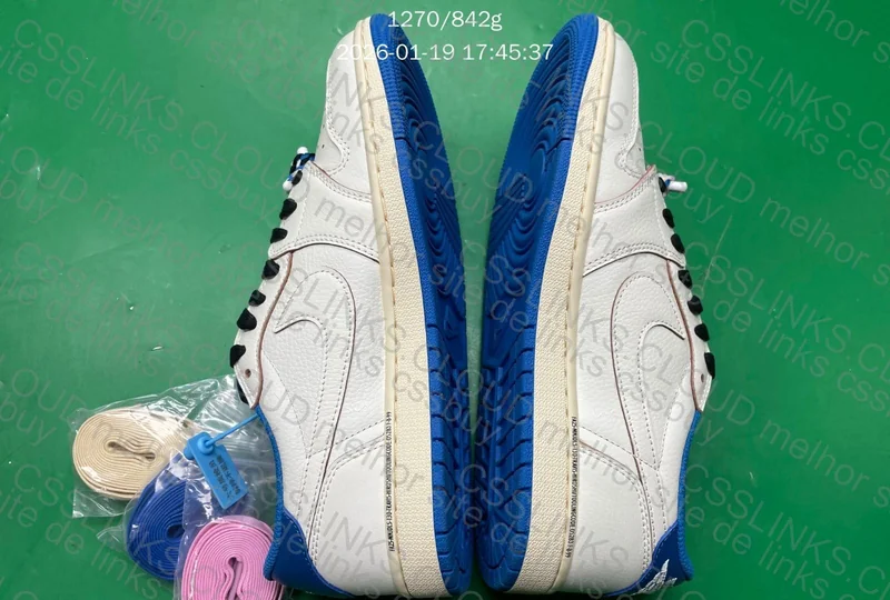 aj1 low travis fragment