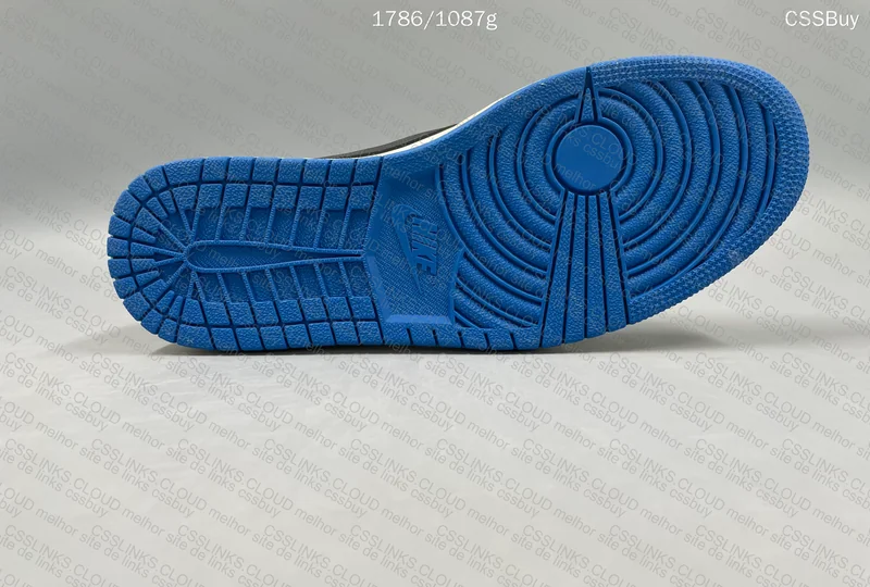 AJ1 Low Travis Fragment (GL or RL?) Opinions on Being Identical? 10