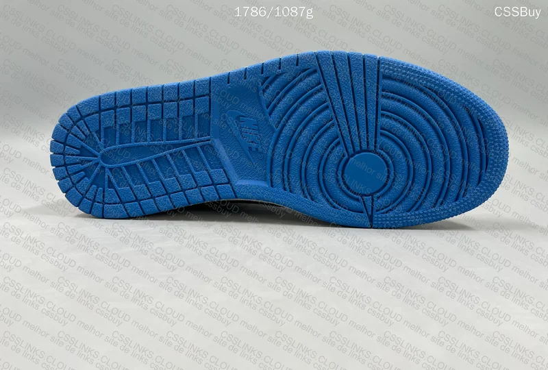 AJ1 Low Travis Fragment (GL or RL?) Opinions on Being Identical? 8