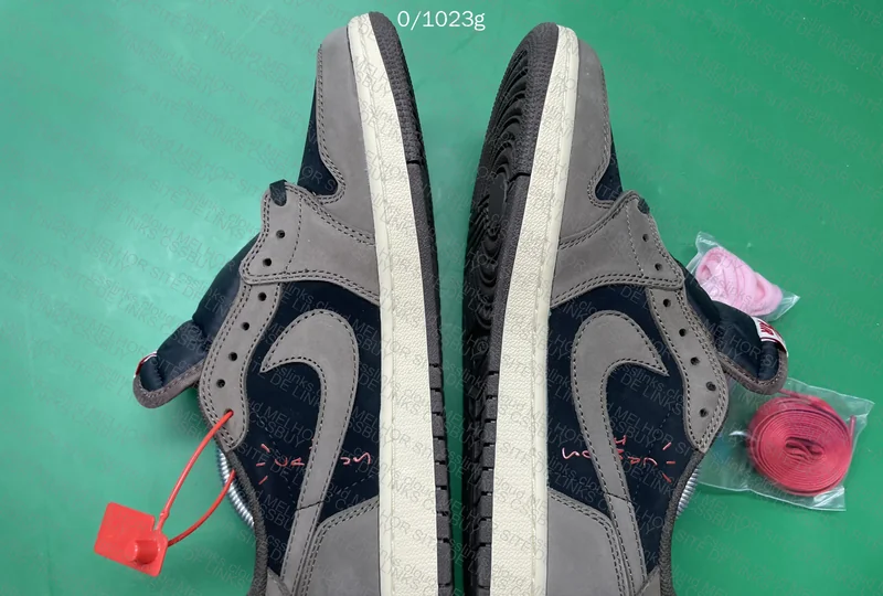 AJ1 Low Travis Mocha 6