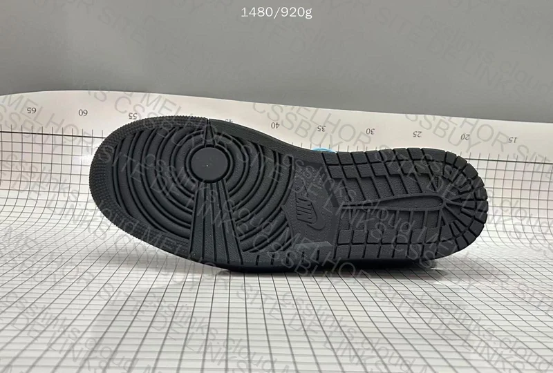 AJ1 Low Travis Phantom OVO 3