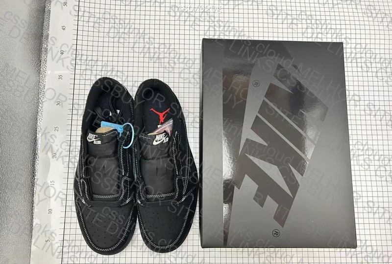 AJ1 Low Travis Phantom OVO 6