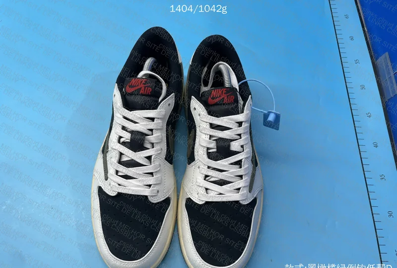 AJ1 Low Travis Scott