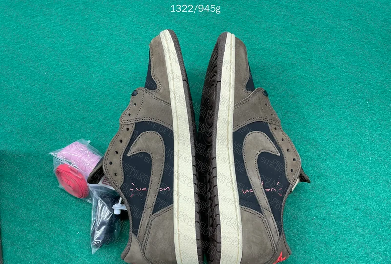 AJ1 Low Travis Scott 2