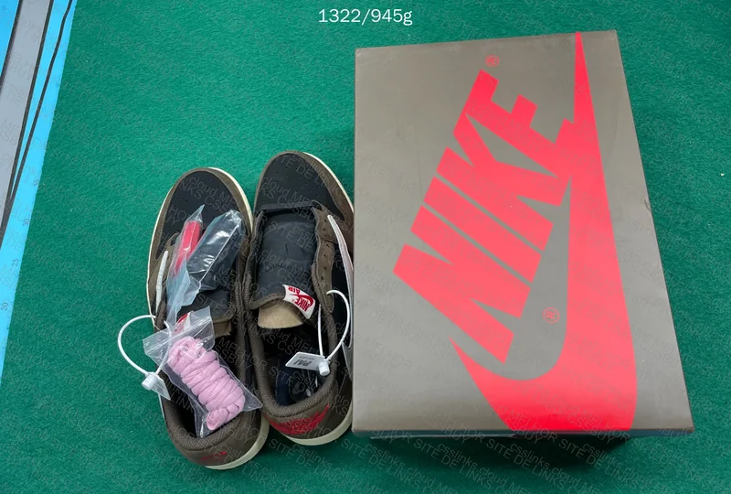AJ1 Low Travis Scott 3