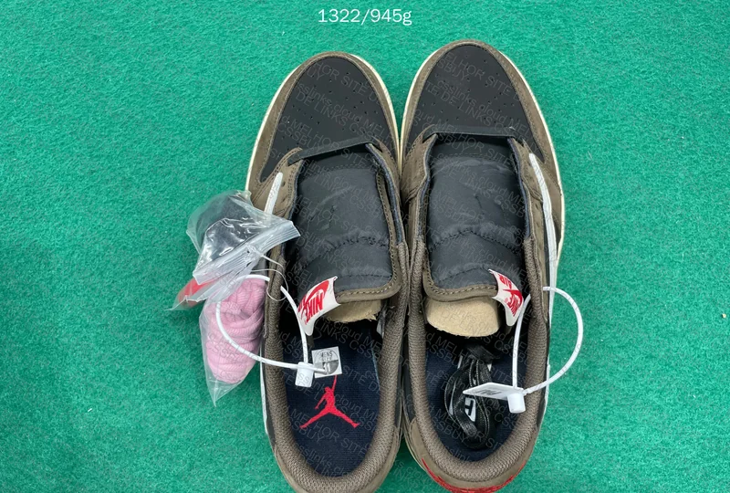 AJ1 Low Travis Scott 4