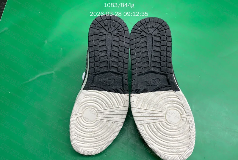 Aj1 low travis scott ano novo chines 4