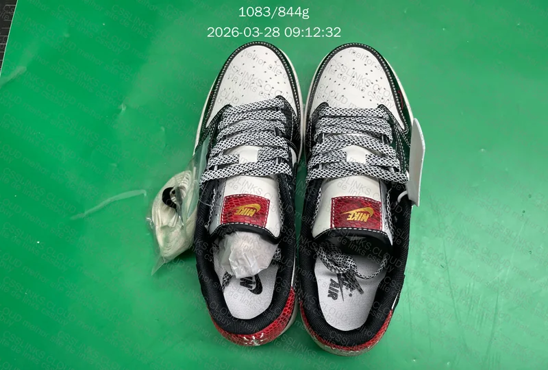 Aj1 low travis scott ano novo chines 5