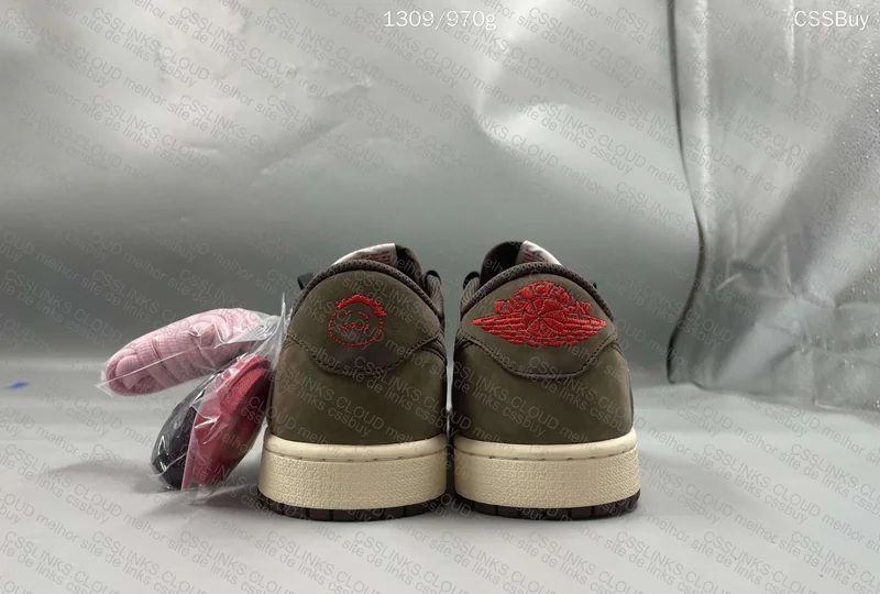 AJ1 Low Travis Scott Dark Mocha 3