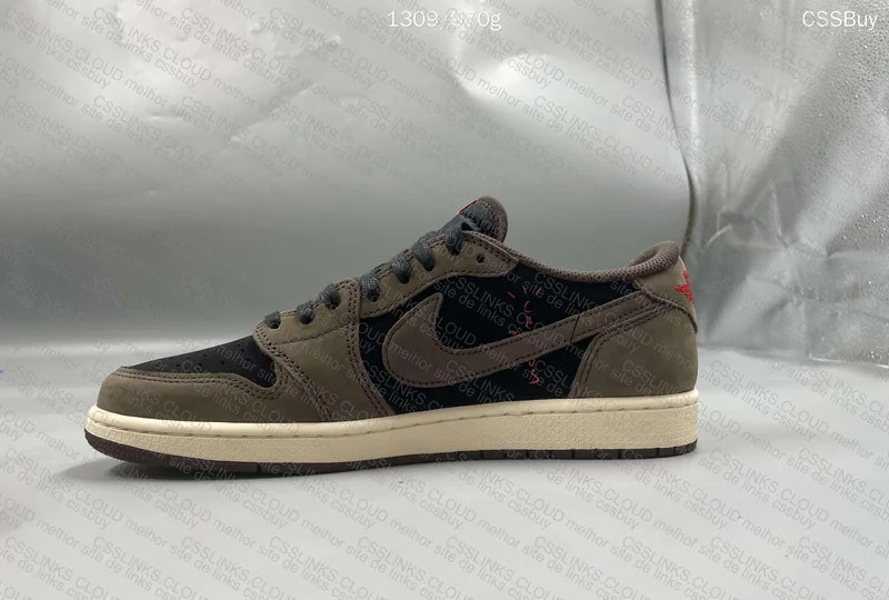 AJ1 Low Travis Scott Dark Mocha 4